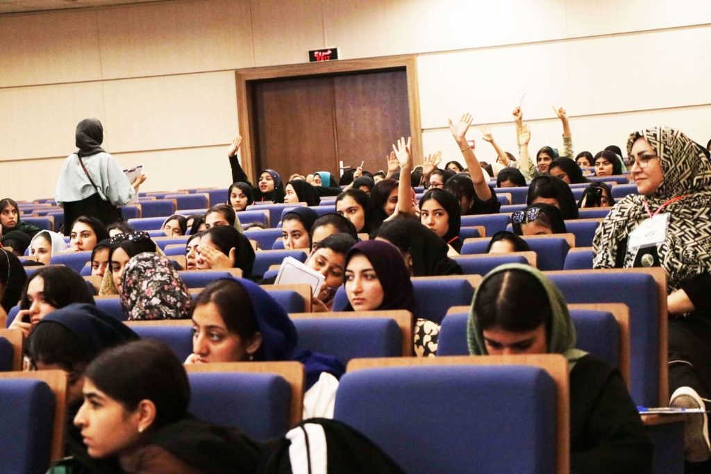 بوت‌کمپ کسب‌وکاری دختران